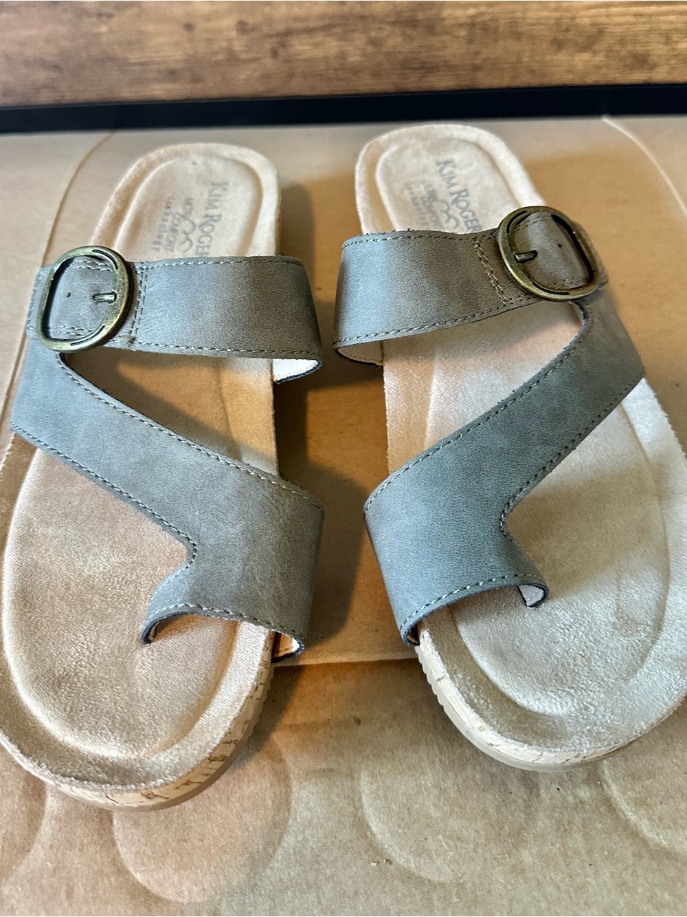 Kim Rogers Ultra Comfort 8.5 Women’s Leather Slide Sandals Gray Buckle - Picture 5 of 7